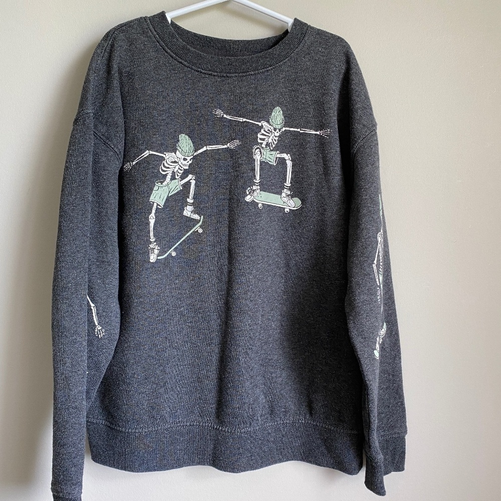 Old Navy Youth Gray Long Sleeve Sweatshirt Size Large‎ (10-12) Skeleton Skater